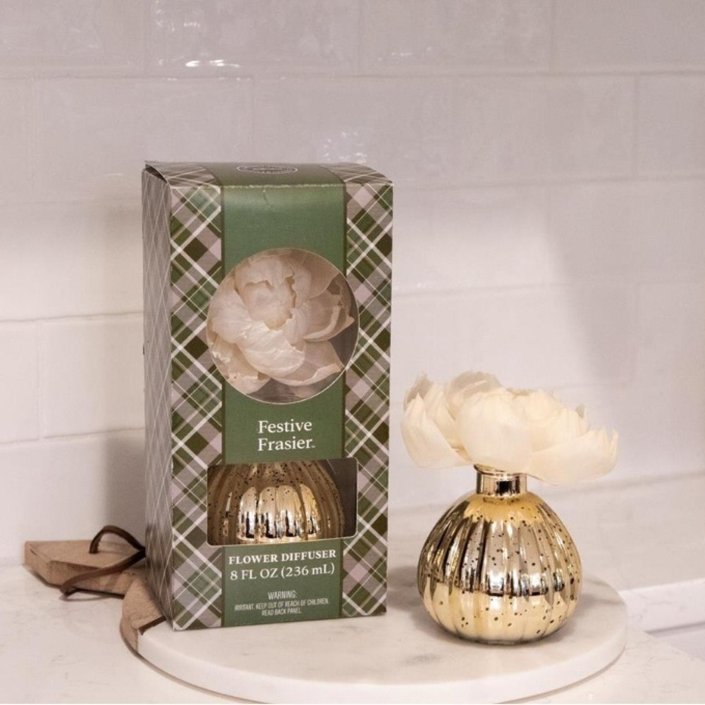 Bridgewater Candle Comes Festive Frasier Holiday Flower Diffuser